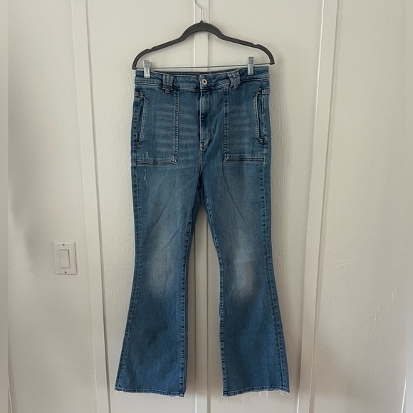 Pilcro The Icon Flare Jeans SIZE 32 - Picture 5 of 9